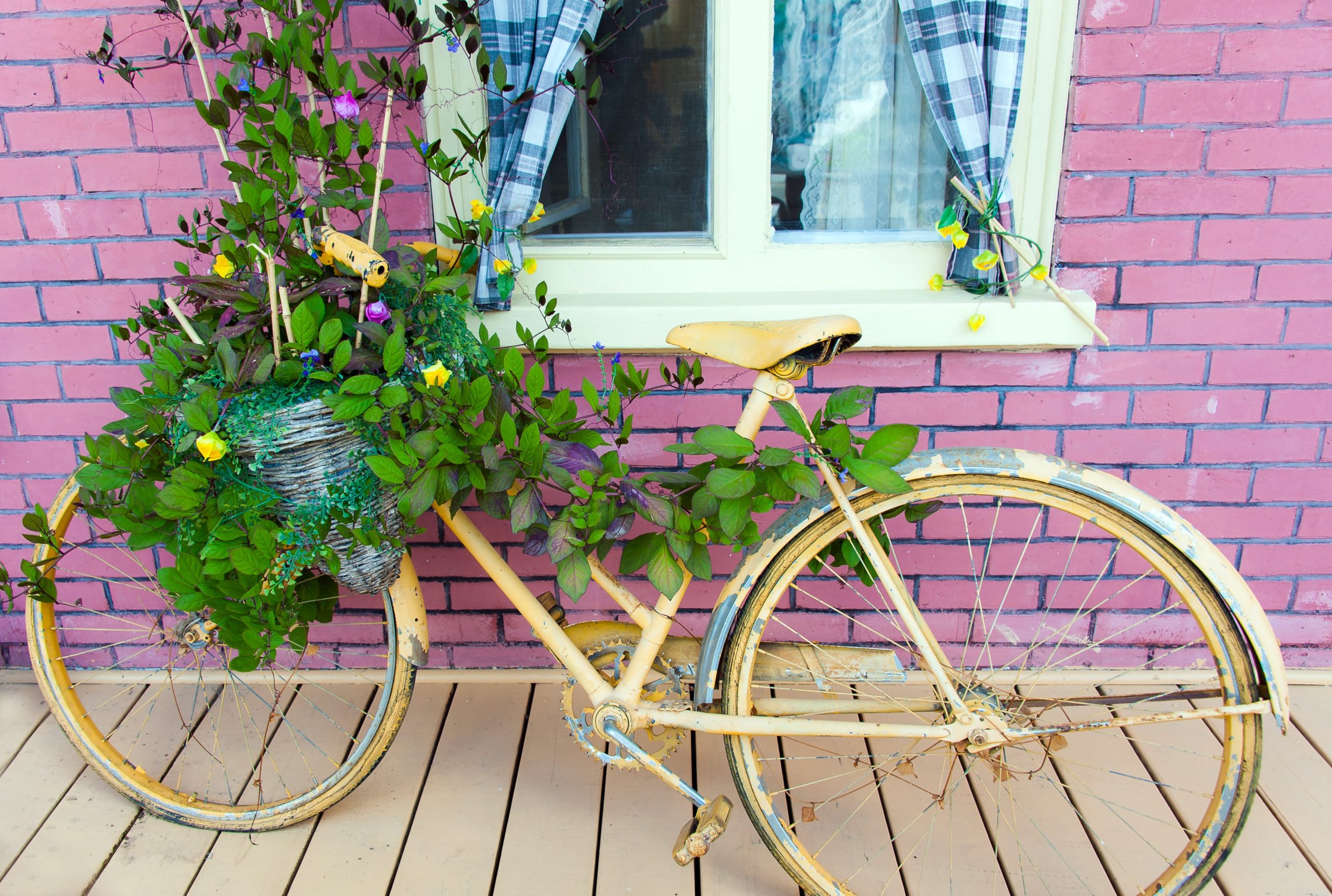 9 Sustainable DIY Garden Art Projects to Add Charm to Your Outdoor Space