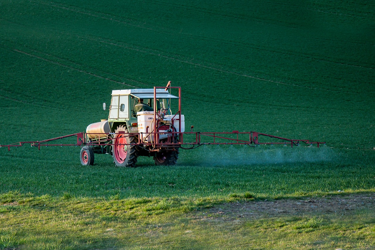 Ways to Wash Pesticides Off Grocery Produce